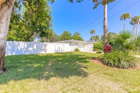 House in Port Orange, Florida 3 bedrooms, 144.74 sq.m. № 1905358 - photo 2