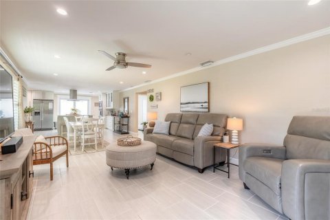 House in Port Orange, Florida 3 bedrooms, 144.74 sq.m. № 1905358 - photo 9