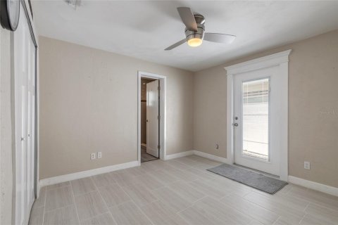 House in Port Orange, Florida 3 bedrooms, 144.74 sq.m. № 1905358 - photo 14