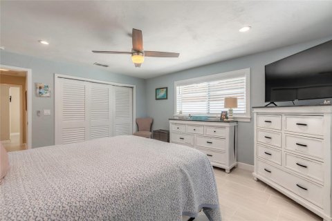 House in Port Orange, Florida 3 bedrooms, 144.74 sq.m. № 1905358 - photo 12