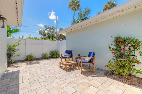 House in Port Orange, Florida 3 bedrooms, 144.74 sq.m. № 1905358 - photo 18