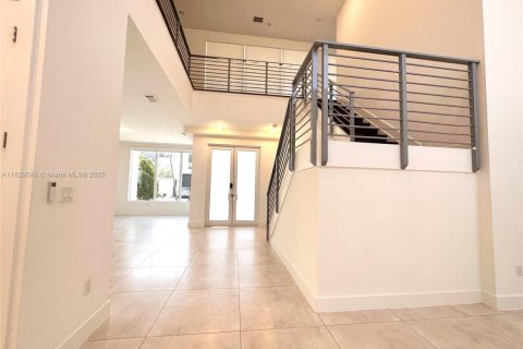 Villa ou maison à louer à Doral, Floride: 5 chambres, 429.95 m2 № 1938546 - photo 9