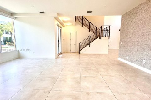 Villa ou maison à louer à Doral, Floride: 5 chambres, 429.95 m2 № 1938546 - photo 7