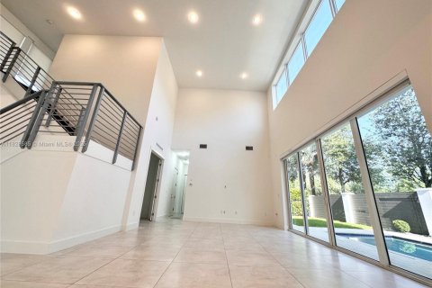 Villa ou maison à louer à Doral, Floride: 5 chambres, 429.95 m2 № 1938546 - photo 10