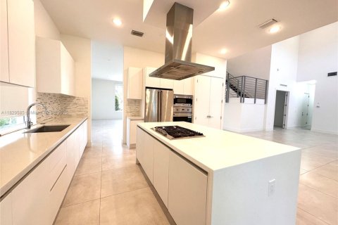 Villa ou maison à louer à Doral, Floride: 5 chambres, 429.95 m2 № 1938546 - photo 17