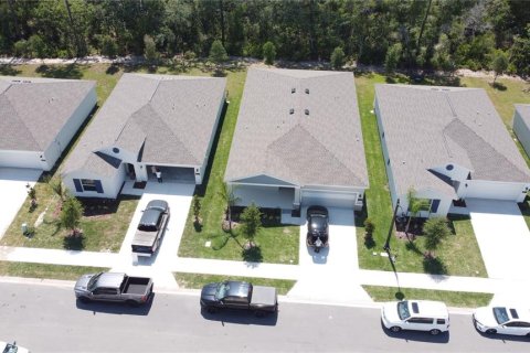 House in Osteen, Florida 4 bedrooms, 195.28 sq.m. № 2267419