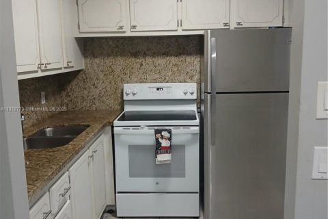 Купить кондоминиум в Дирфилд-Бич, Флорида 1 спальня, 55.28м2, № 2088563 - фото 6