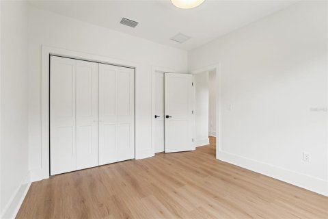 House in Tampa, Florida 5 bedrooms, 252.69 sq.m. № 1837516 - photo 29