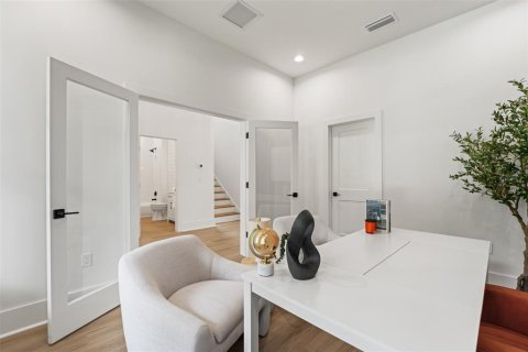 House in Tampa, Florida 5 bedrooms, 252.69 sq.m. № 1837516 - photo 20