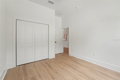 House in Tampa, Florida 5 bedrooms, 252.69 sq.m. № 1837516 - photo 24
