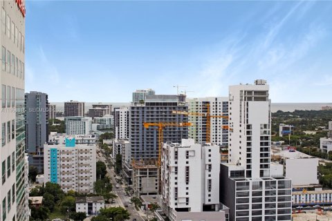Condo in Miami, Florida, 1 bedroom  № 2020887 - photo 28