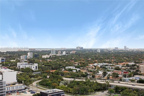 Condo in Miami, Florida, 1 bedroom  № 2020887 - photo 27