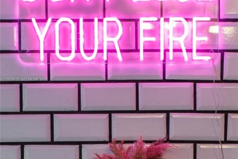 Condo in Miami, Florida, 1 bedroom  № 2020887 - photo 21