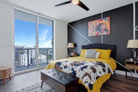 Condo in Miami, Florida, 1 bedroom  № 2020887 - photo 5