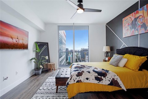 Condo in Miami, Florida, 1 bedroom  № 2020887 - photo 2