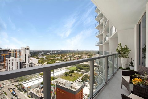 Condo in Miami, Florida, 1 bedroom  № 2020887 - photo 18