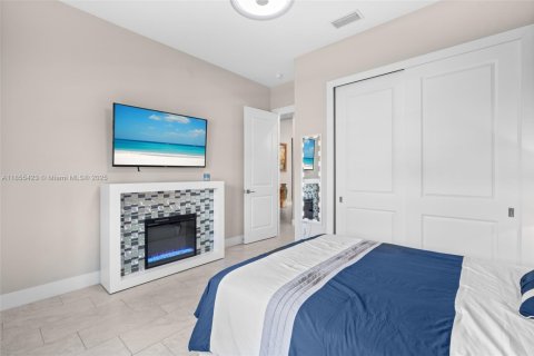 House in Naples, Florida 3 bedrooms № 1878536 - photo 21