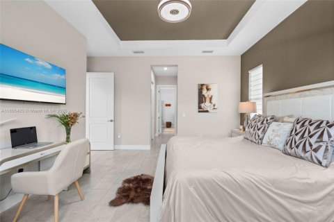 House in Naples, Florida 3 bedrooms № 1878536 - photo 17