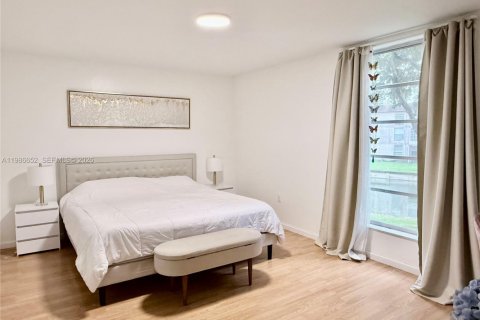 Condo in Tamarac, Florida, 2 bedrooms № 2050611 - photo 7