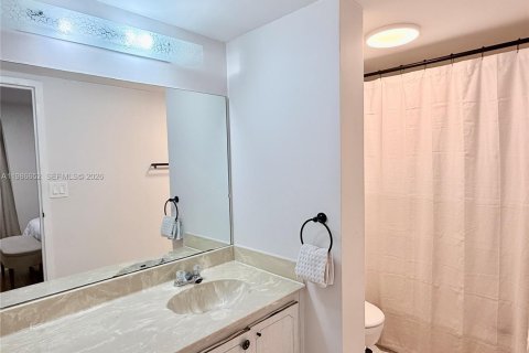 Condo in Tamarac, Florida, 2 bedrooms № 2050611 - photo 8