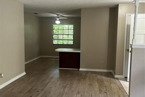 Apartment in Mount Dora, Florida 2 bedrooms, 102.19 sq.m. № 2258908 - photo 3