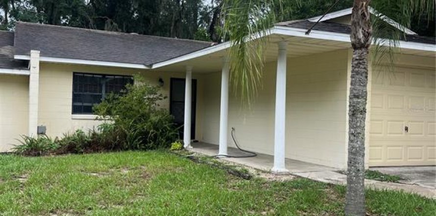 Apartment in Mount Dora, Florida 2 bedrooms, 102.19 sq.m. № 2258908