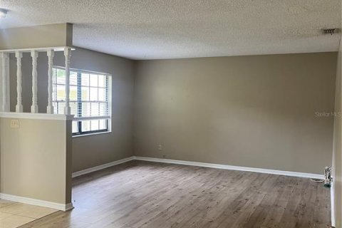 Apartment in Mount Dora, Florida 2 bedrooms, 102.19 sq.m. № 2258908 - photo 2