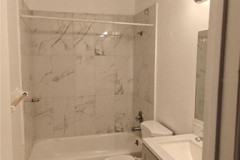 Propiedad comercial en venta en Largo, Florida, 6 dormitorios, 153.29 m2 № 2430503 - foto 4