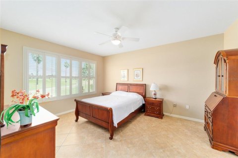 House in Summerfield, Florida 3 bedrooms, 197.51 sq.m. № 1831709 - photo 24