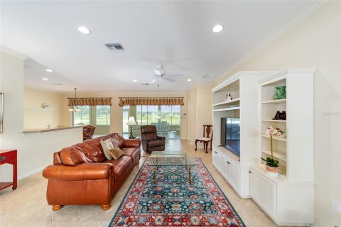 House in Summerfield, Florida 3 bedrooms, 197.51 sq.m. № 1831709 - photo 8