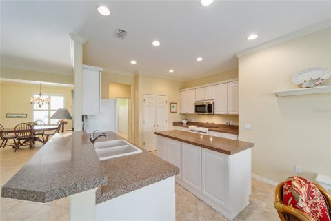 House in Summerfield, Florida 3 bedrooms, 197.51 sq.m. № 1831709 - photo 16