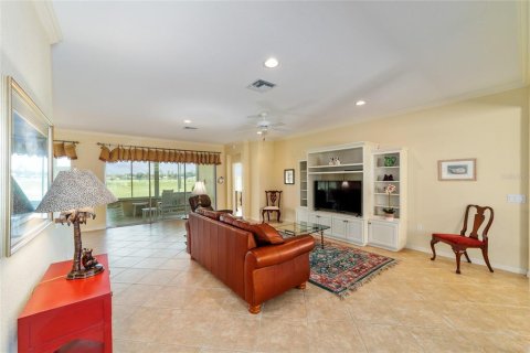 House in Summerfield, Florida 3 bedrooms, 197.51 sq.m. № 1831709 - photo 10