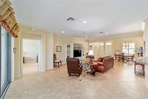 House in Summerfield, Florida 3 bedrooms, 197.51 sq.m. № 1831709 - photo 11
