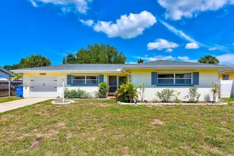 Villa ou maison à Largo, Floride 3 chambres, 122.07 m2 № 2115888