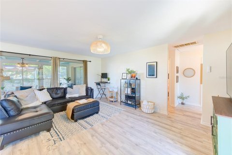 Villa ou maison à louer à Largo, Floride: 3 chambres, 122.07 m2 № 2115888 - photo 2