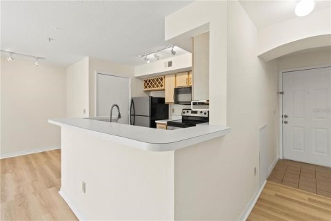 Condominio en alquiler en Orlando, Florida, 2 dormitorios, 100.33 m2 № 2239701 - foto 5