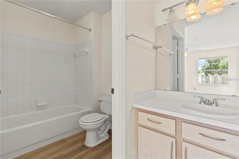Condominio en alquiler en Orlando, Florida, 2 dormitorios, 100.33 m2 № 2239701 - foto 13