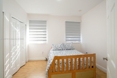 Townhouse in Doral, Florida 4 bedrooms, 219.9 sq.m. № 1802492 - photo 25