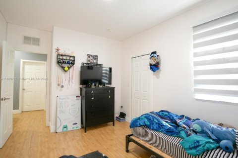 Townhouse in Doral, Florida 4 bedrooms, 219.9 sq.m. № 1802492 - photo 24