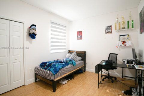 Townhouse in Doral, Florida 4 bedrooms, 219.9 sq.m. № 1802492 - photo 23