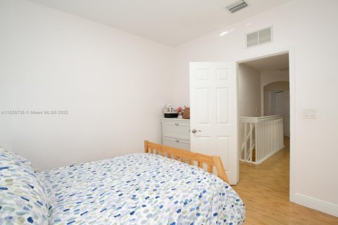 Townhouse in Doral, Florida 4 bedrooms, 219.9 sq.m. № 1802492 - photo 26