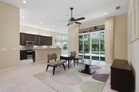 House in Boynton Beach, Florida 4 bedrooms, 222.59 sq.m. № 2087509 - photo 12