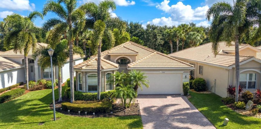 House in Boynton Beach, Florida 4 bedrooms, 222.59 sq.m. № 2087509