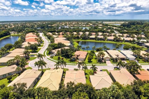 House in Boynton Beach, Florida 4 bedrooms, 222.59 sq.m. № 2087509 - photo 28