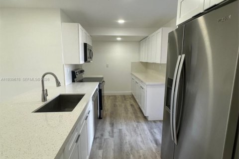 Купить виллу или дом в Помпано-Бич, Флорида 3 спальни, 103.12м2, № 1997026 - фото 14