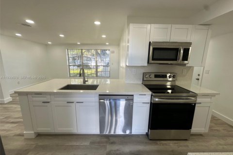 Купить виллу или дом в Помпано-Бич, Флорида 3 спальни, 103.12м2, № 1997026 - фото 4