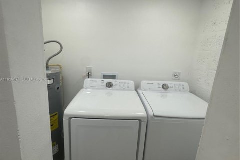 Купить виллу или дом в Помпано-Бич, Флорида 3 спальни, 103.12м2, № 1997026 - фото 25