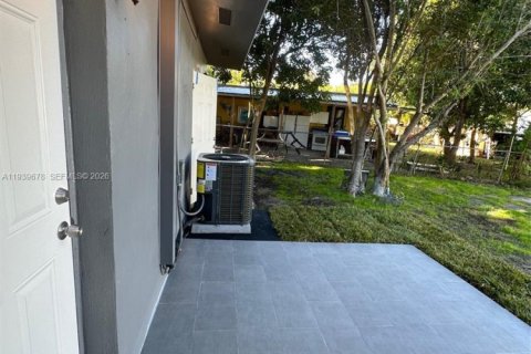 Купить виллу или дом в Помпано-Бич, Флорида 3 спальни, 103.12м2, № 1997026 - фото 27