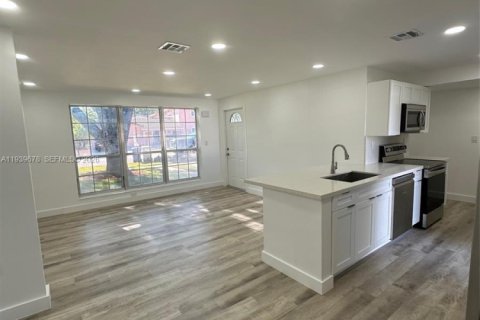 Купить виллу или дом в Помпано-Бич, Флорида 3 спальни, 103.12м2, № 1997026 - фото 15