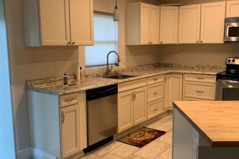 Casa en alquiler en Port Charlotte, Florida, 3 dormitorios, 138.61 m2 № 1846605 - foto 5